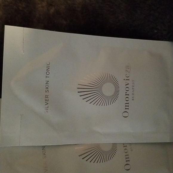 7 sample packets Omorovicza Silver Skin Tonic New - Picture 2 of 3